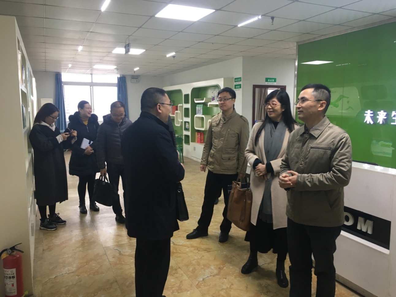 省市就業局領導蒞臨瀘州市勝藍職業學校  調研指導工作